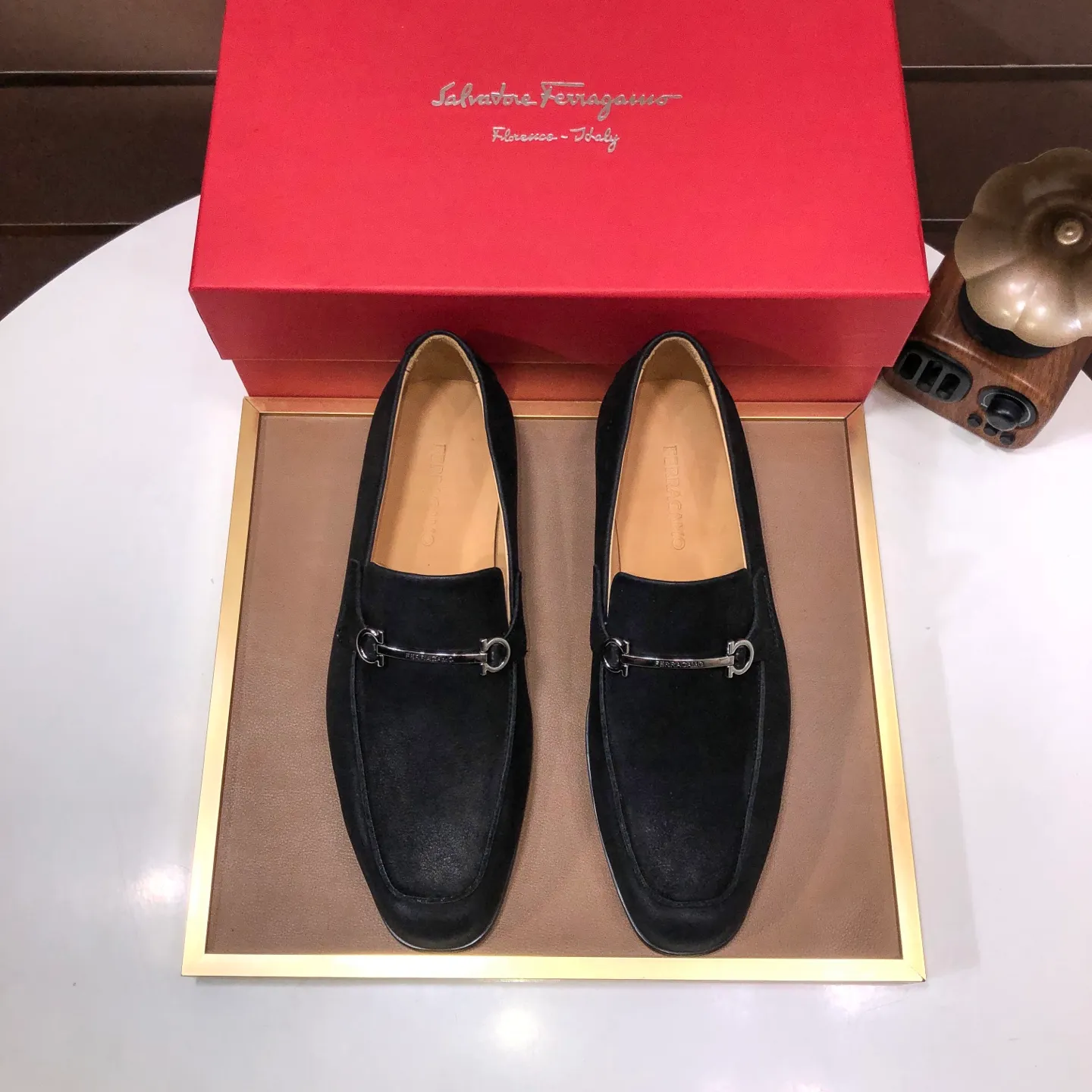 Men's shoes💰580💰【Ferragamo】Official website new product update👏High-quality casual shoes👟Imported first-layer calfskin with official website breathable printed fabric, comfortable and breathable, cowhide lining. Matching code: 38~44 (45 customized, non-refundable)